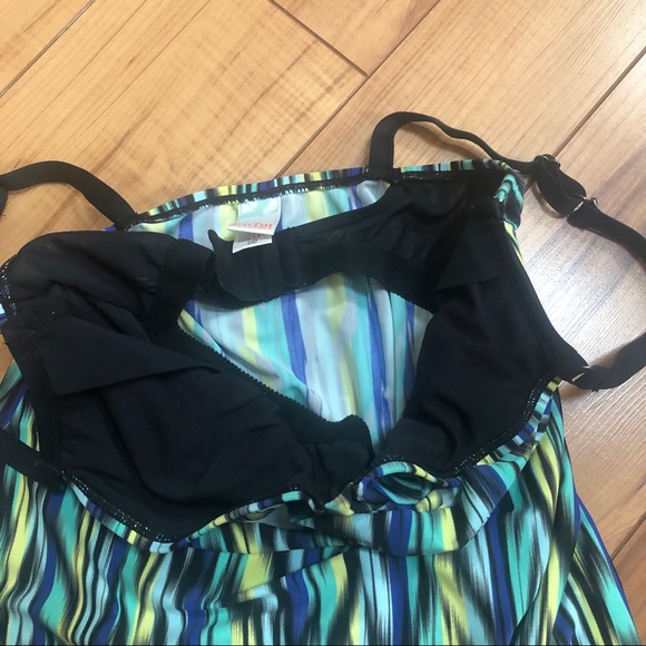 SWIM SYSTEMS (msrp $98) 34D Built In Bra Tankini - Picture 6 of 8